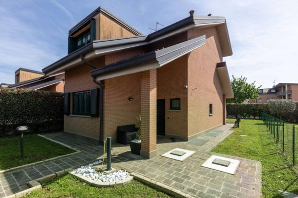 casa indipendente in vendita a Villasanta in zona La Santa