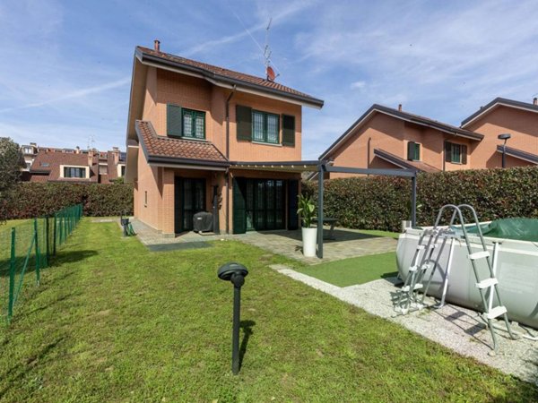 casa indipendente in vendita a Villasanta in zona La Santa