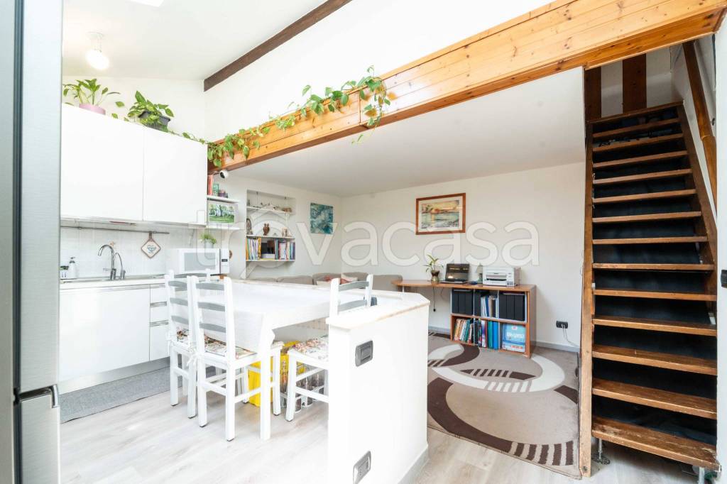 appartamento in vendita a Villasanta