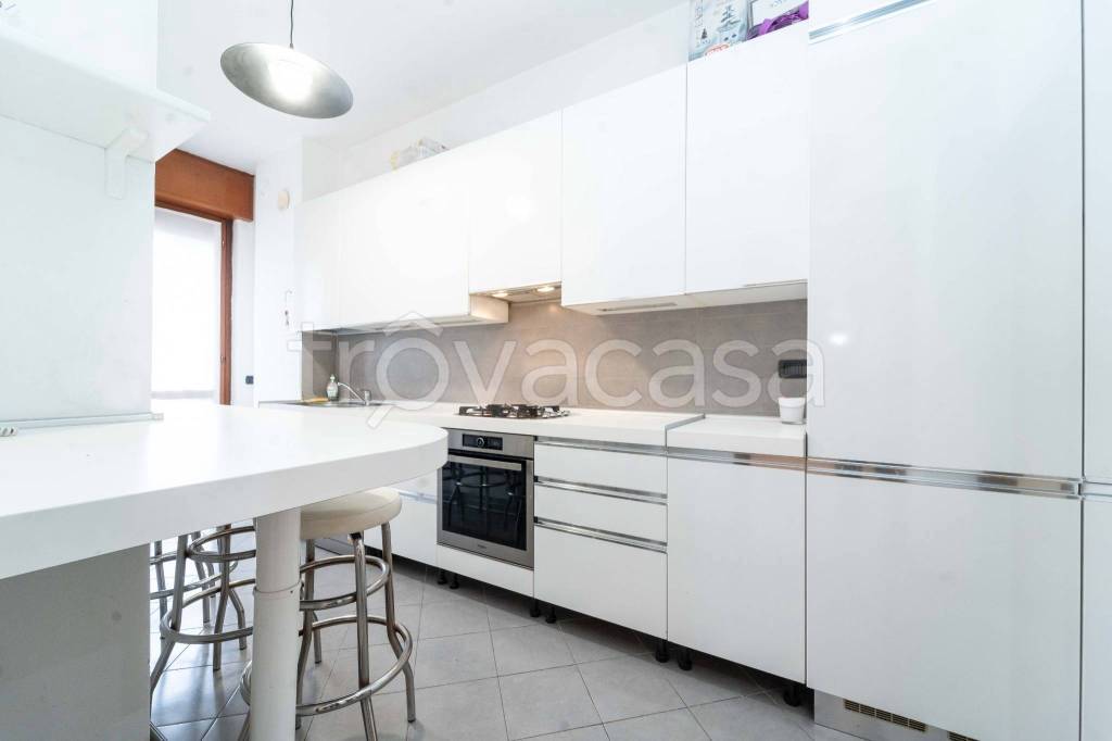 appartamento in vendita a Villasanta in zona La Santa