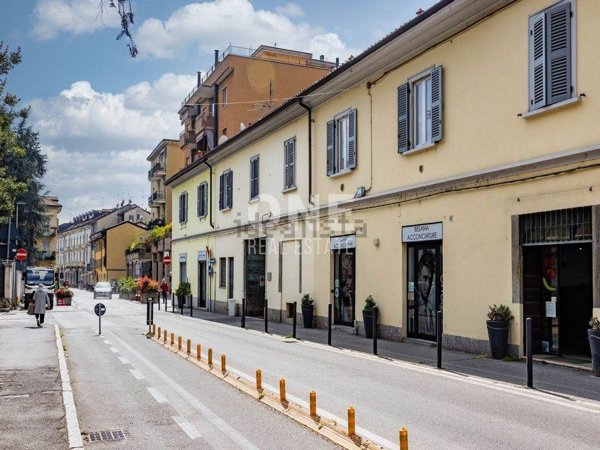 locale commerciale in vendita a Villasanta