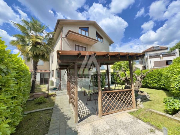 casa indipendente in vendita a Villasanta
