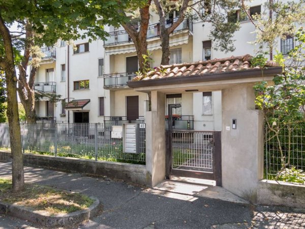appartamento in vendita a Villasanta in zona Sant'Alessandro