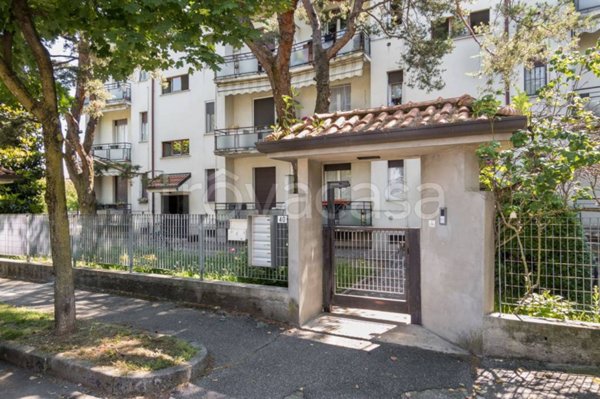 appartamento in vendita a Villasanta in zona Sant'Alessandro