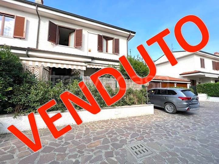 casa indipendente in vendita a Villasanta in zona Sant'Alessandro