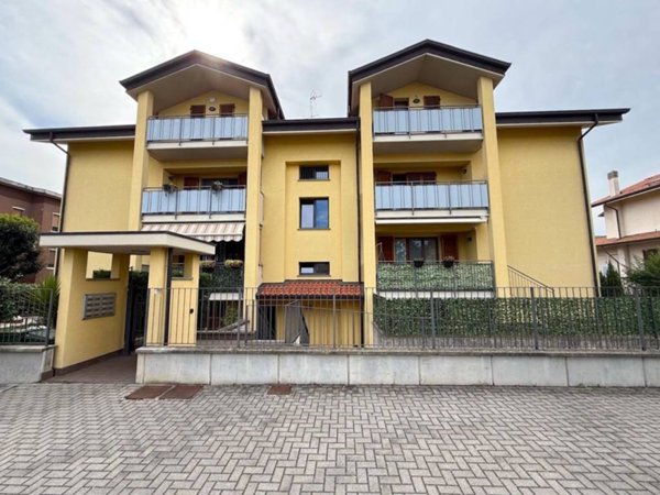 appartamento in vendita a Villasanta in zona San Fiorano