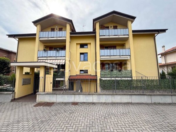 appartamento in vendita a Villasanta in zona San Fiorano