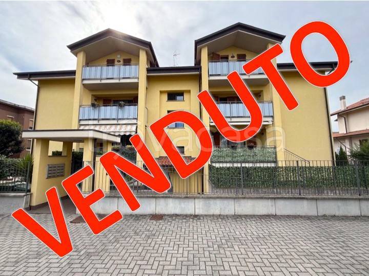 appartamento in vendita a Villasanta in zona San Fiorano