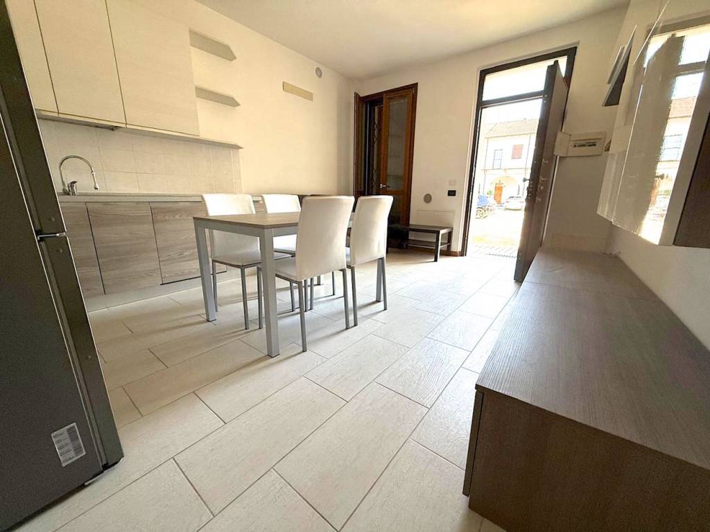 appartamento in vendita a Villasanta in zona San Fiorano