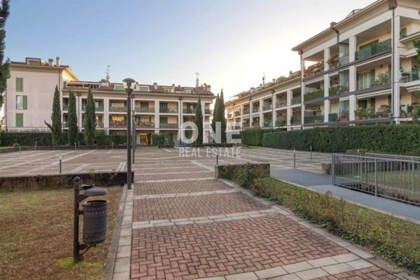 appartamento in vendita a Villasanta in zona Sant'Alessandro