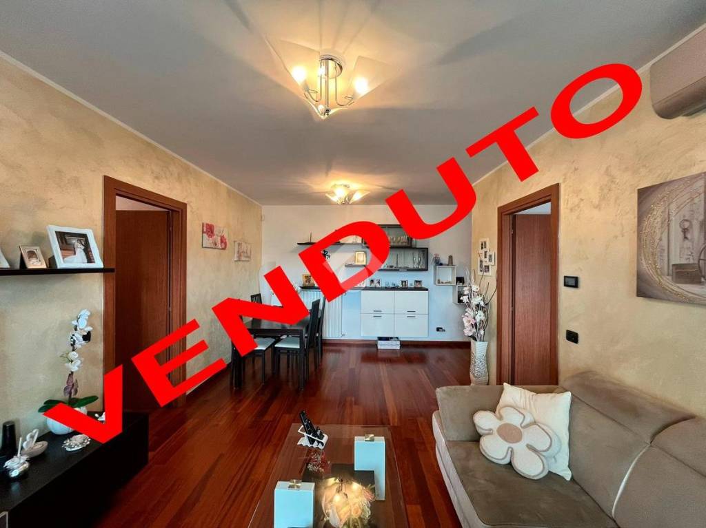 appartamento in vendita a Villasanta