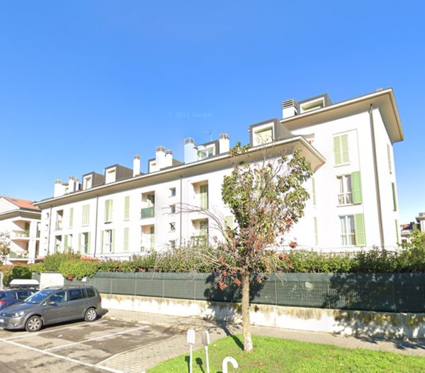 appartamento in vendita a Villasanta in zona Sant'Alessandro