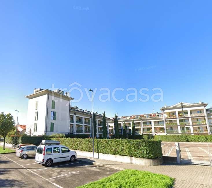 appartamento in vendita a Villasanta in zona Sant'Alessandro