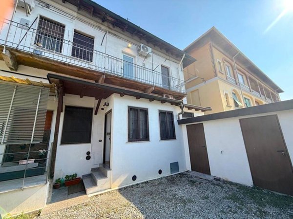 appartamento in vendita a Villasanta in zona Sant'Alessandro