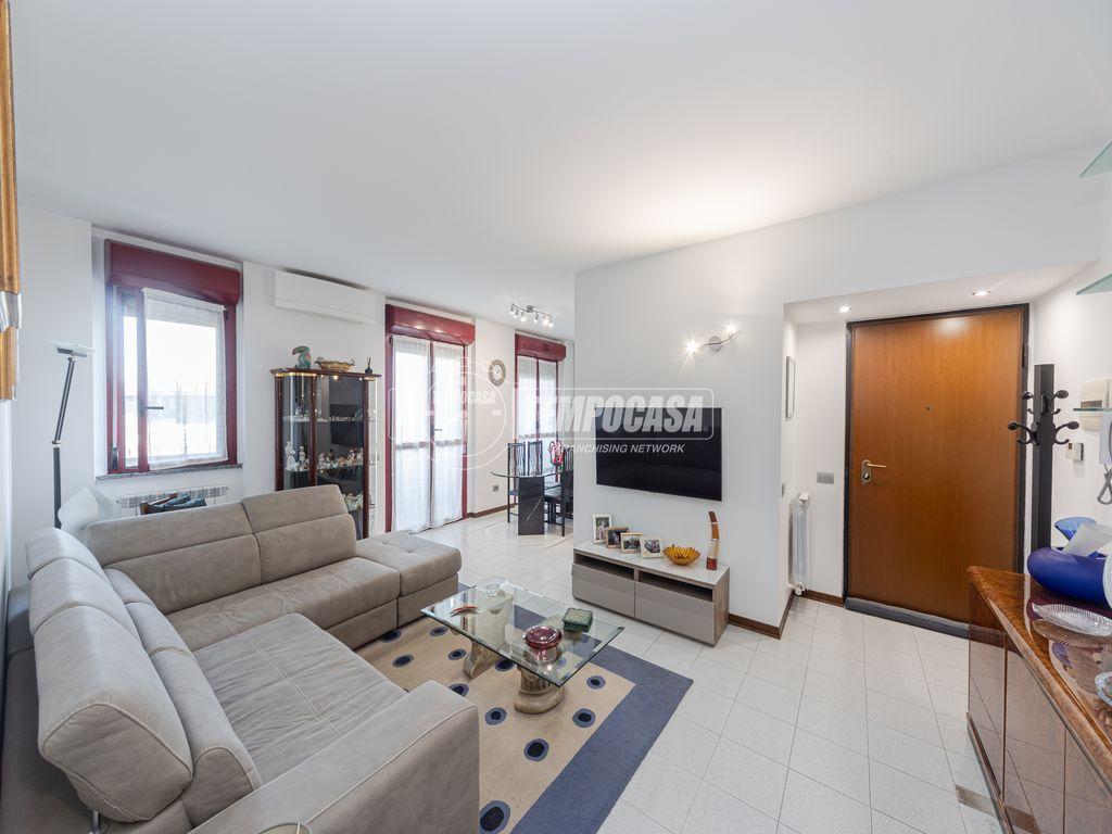 appartamento in vendita a Villasanta in zona Sant'Alessandro