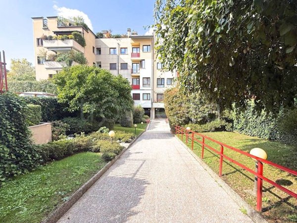 appartamento in vendita a Villasanta in zona La Santa