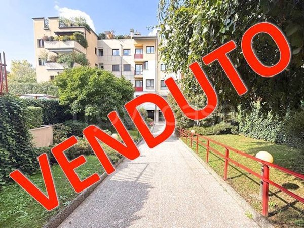 appartamento in vendita a Villasanta in zona La Santa