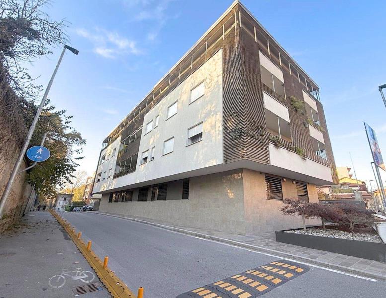 appartamento in vendita a Villasanta in zona La Santa