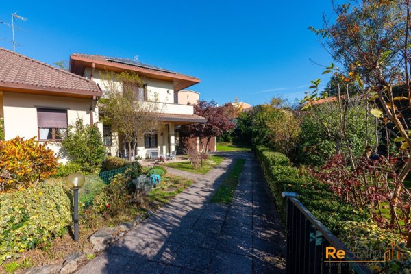 casa indipendente in vendita a Villasanta