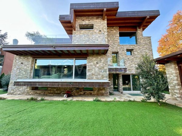 casa indipendente in vendita a Villasanta in zona La Santa