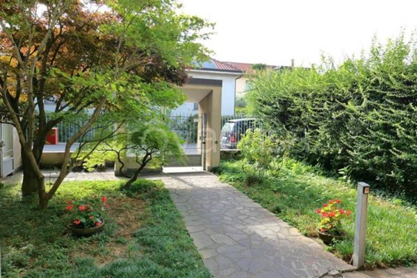 appartamento in vendita a Villasanta in zona San Fiorano