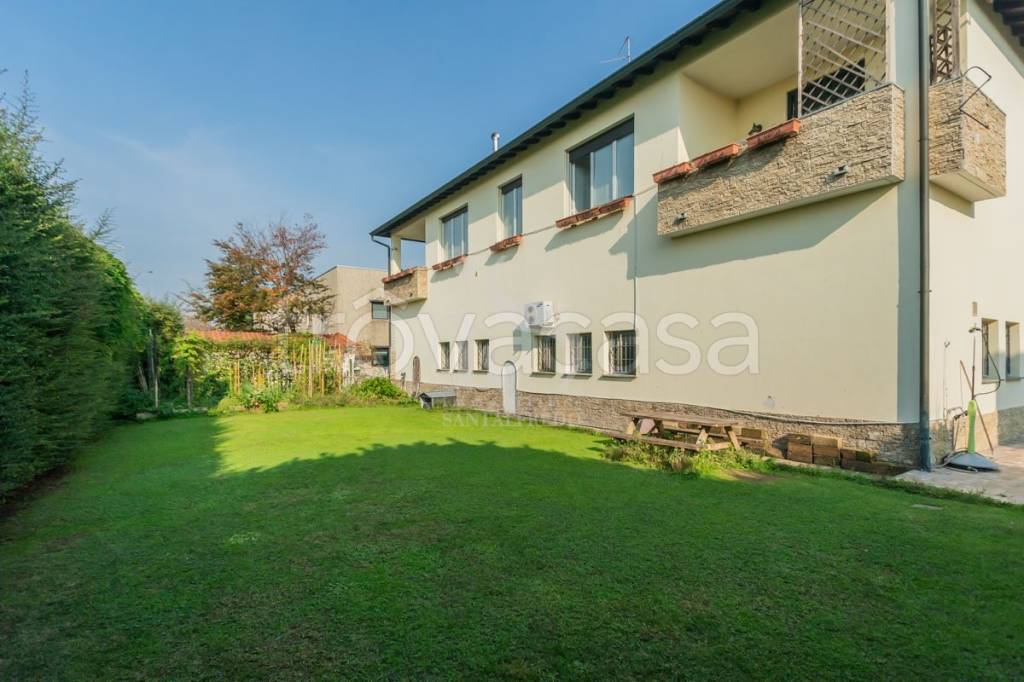 negozio in vendita a Villasanta