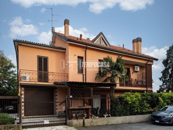 appartamento in vendita a Villasanta in zona San Fiorano