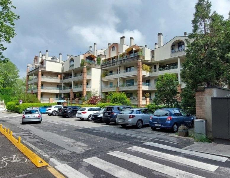 appartamento in vendita a Villasanta in zona La Santa