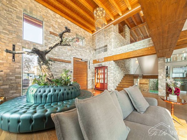 casa indipendente in vendita a Villasanta