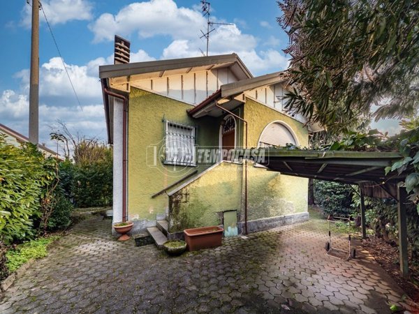 appartamento in vendita a Villasanta