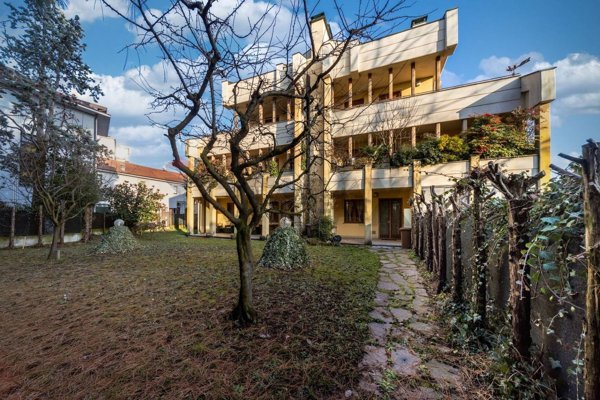 appartamento in vendita a Villasanta in zona La Santa