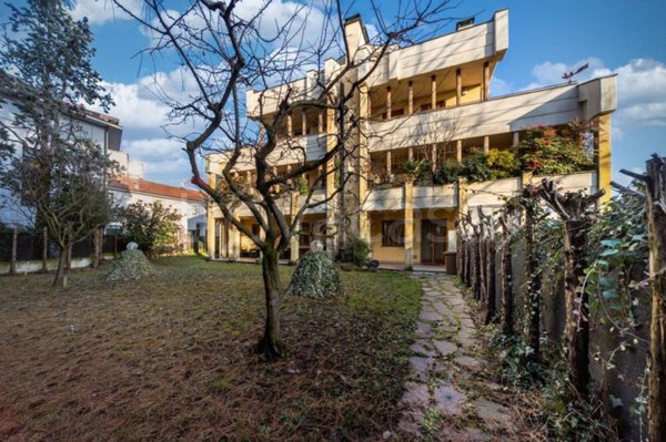 appartamento in vendita a Villasanta in zona La Santa