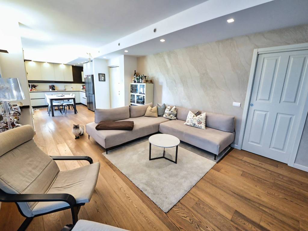 appartamento in vendita a Villasanta