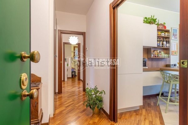 appartamento in vendita a Villasanta