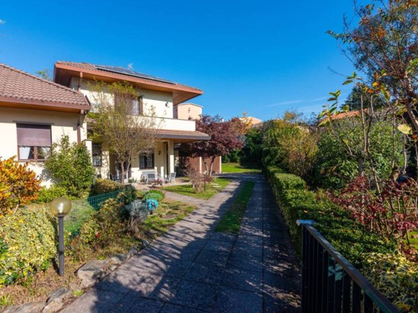 casa indipendente in vendita a Villasanta