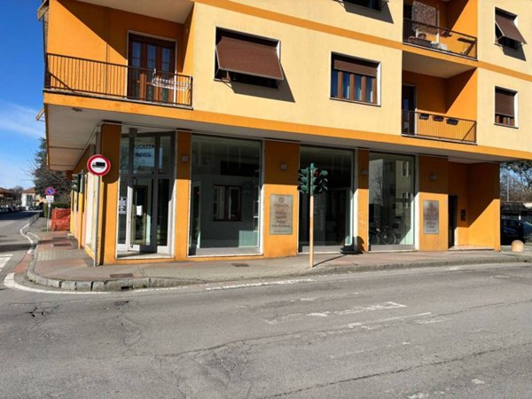 negozio in vendita a Villasanta