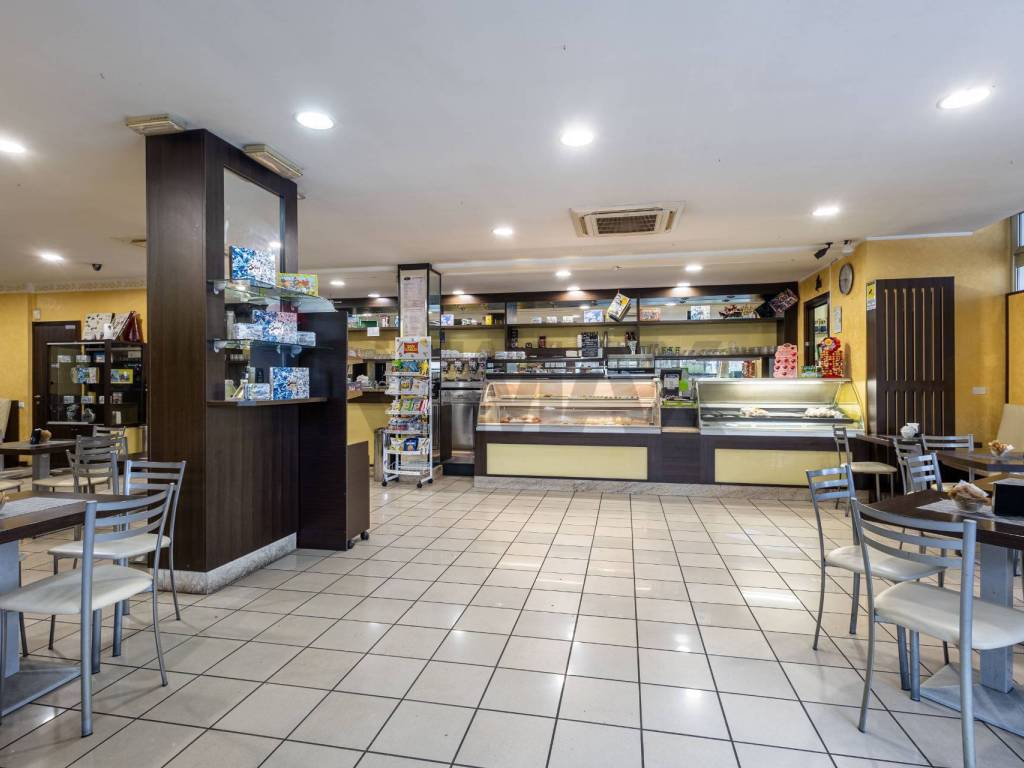 negozio in vendita a Villasanta