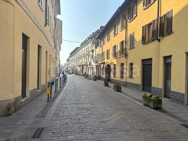 negozio in vendita a Villasanta in zona La Santa