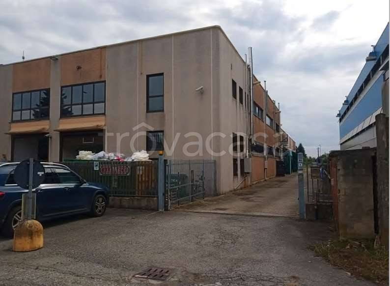 capannone in vendita a Villasanta in zona San Fiorano