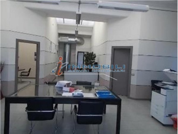 capannone in vendita a Villasanta