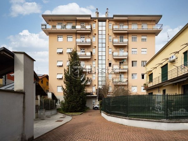 appartamento in vendita a Villasanta in zona La Santa