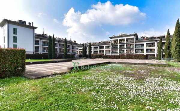 appartamento in vendita a Villasanta in zona Sant'Alessandro