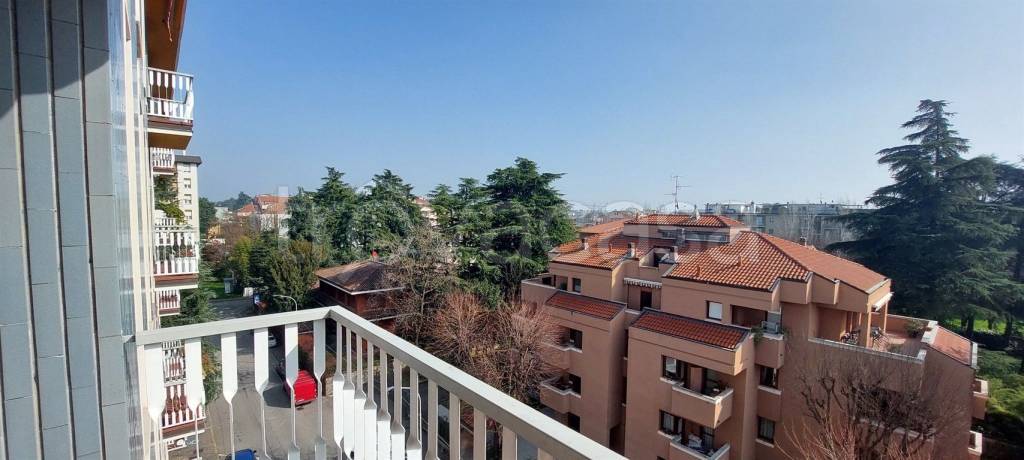 appartamento in vendita a Villasanta in zona La Santa