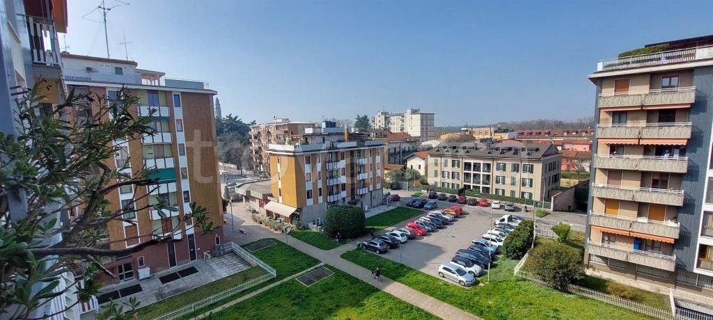 appartamento in vendita a Villasanta in zona La Santa