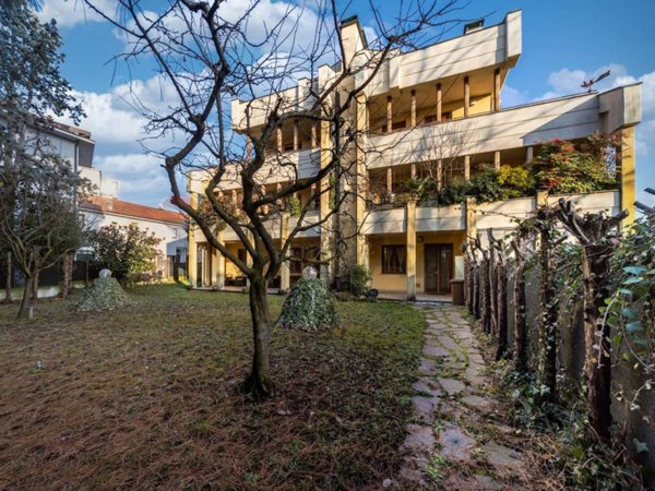 appartamento in vendita a Villasanta in zona La Santa