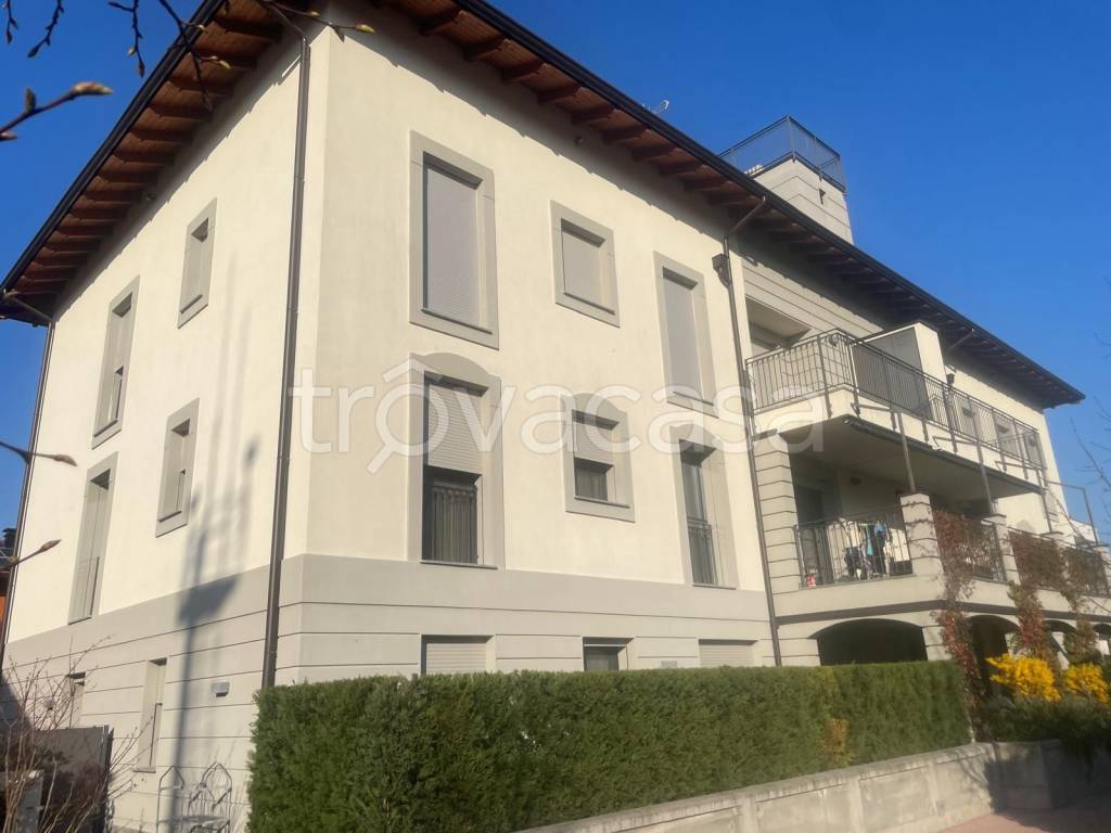 appartamento in vendita a Villasanta in zona La Santa