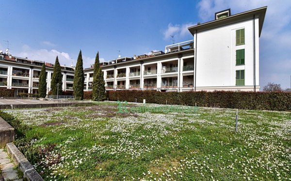 appartamento in vendita a Villasanta in zona Sant'Alessandro