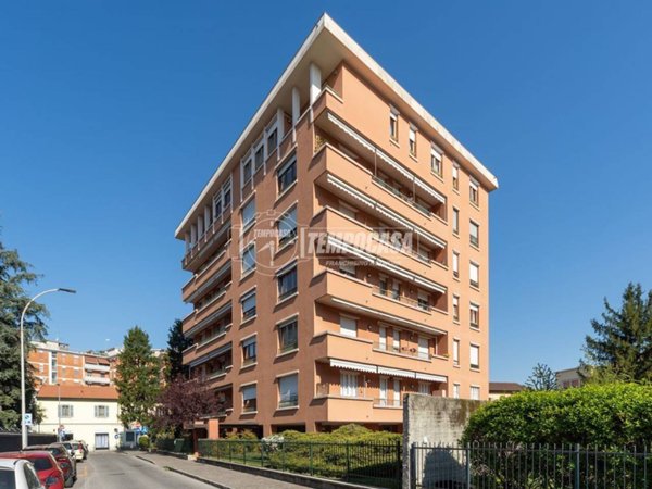 appartamento in vendita a Villasanta in zona La Santa