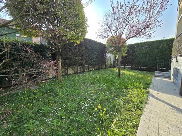 appartamento in vendita a Villasanta