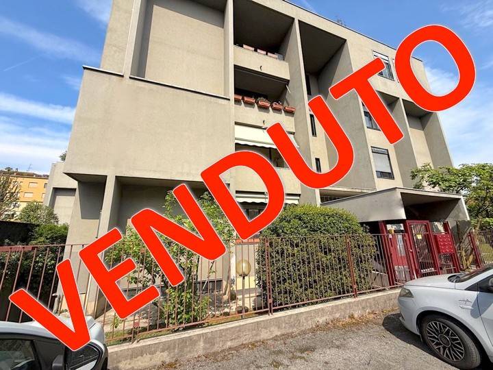 appartamento in vendita a Villasanta in zona La Santa